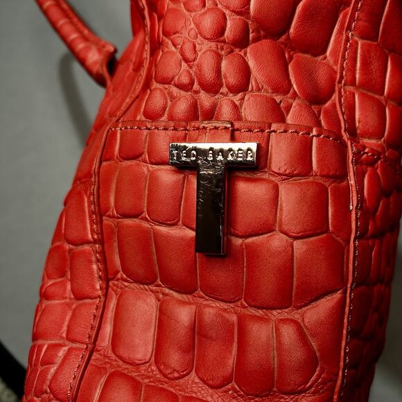 Ted Baker Crocodile Bag in Coral Pink, Adorable French Bull Dog Lining, Pockets - Picture 3 of 6